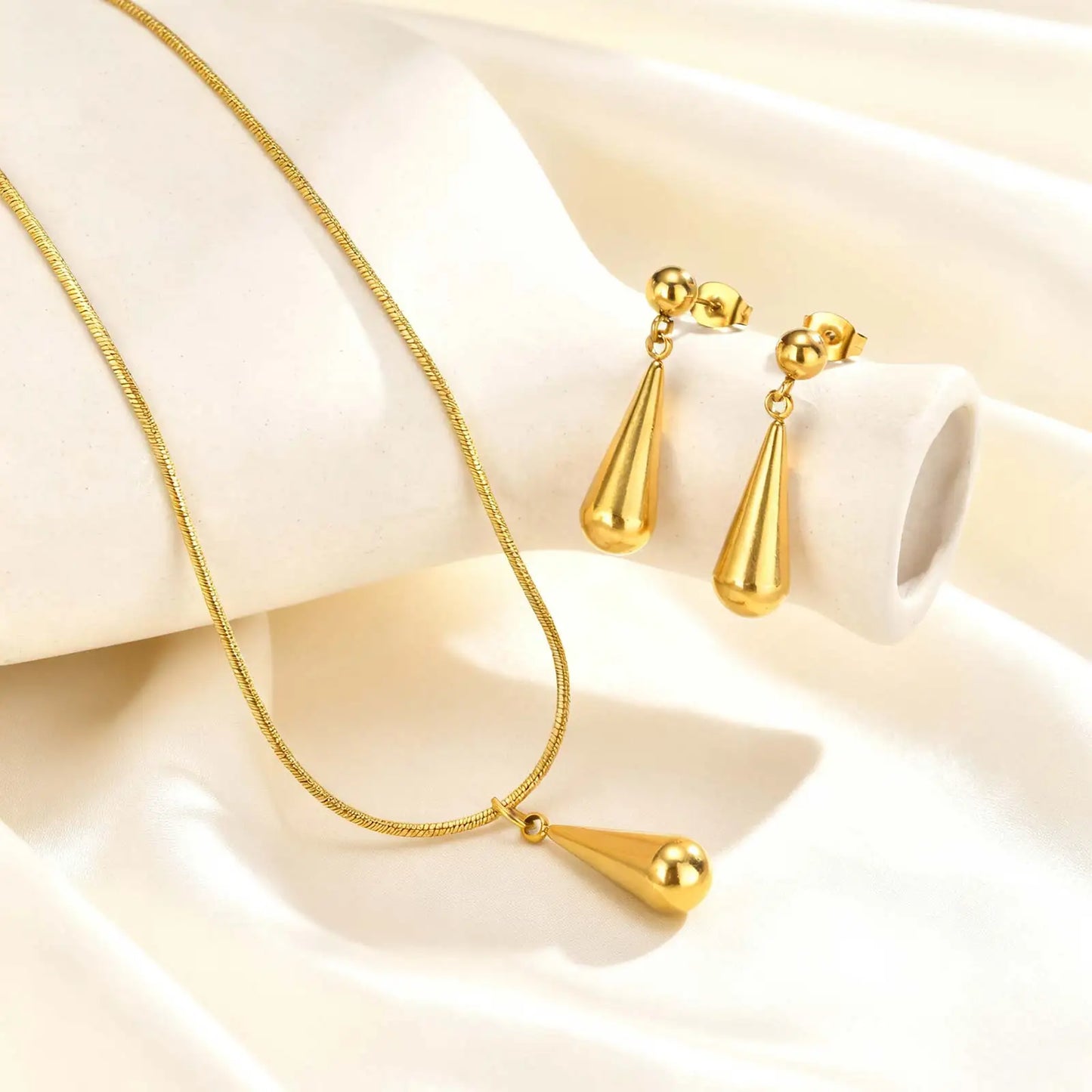 Conjunto Colar e Brincos Gota de Água | Ouro